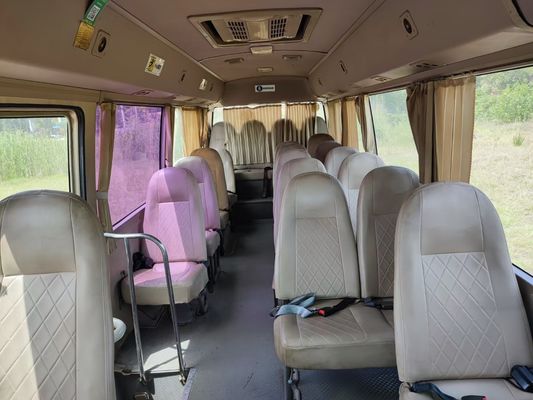 Autobús de recorrido de segunda mano Golden Dragon 22 asientos Autobuses pre-poseídos con aire acondicionado