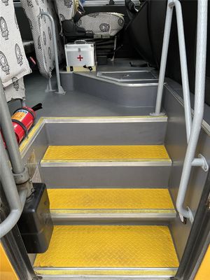 Autobús escolar amarillo reacondicionado de 46 asientos, transmisión manual