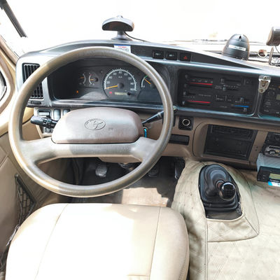 Euro 4 Toyota de segunda mano, camioneta usada para 20 pasajeros a la venta