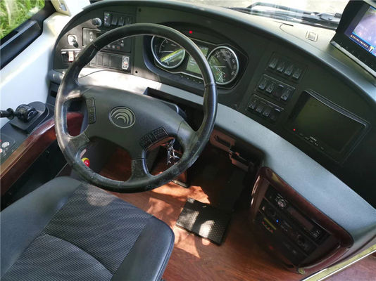 Autobuses usados 32 asientos Yutong motor diesel, manual Autobuses de turismo usados