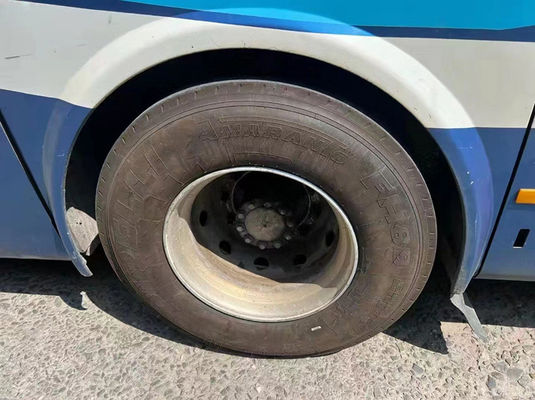 Autobuses usados duraderos de Yutong 47 asientos Autobús turístico de segunda mano LHD con 2 puertas