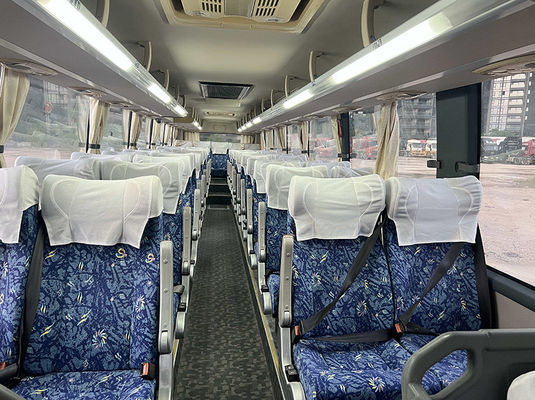 Autobús blanco de pasajeros de gran tamaño usado de 47 asientos Autobús de propiedad previa con tipo de transmisión manual