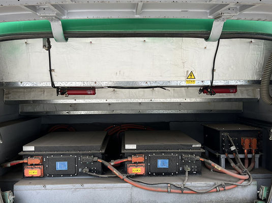 Autobús eléctrico de segunda mano LHD de 200kw de potencia 48 asientos Autobús turístico de segunda mano