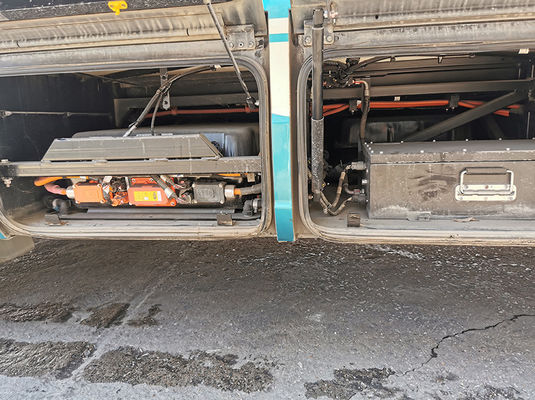 Autobús de lujo de segunda mano LHD 31 plazas con transmisión automática