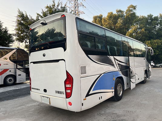 Autobús Coach Usado de 47 Asientos con Volante a la Izquierda y Motor Diésel