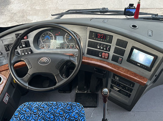 Autobús Coach Usado de 47 Asientos con Volante a la Izquierda y Motor Diésel