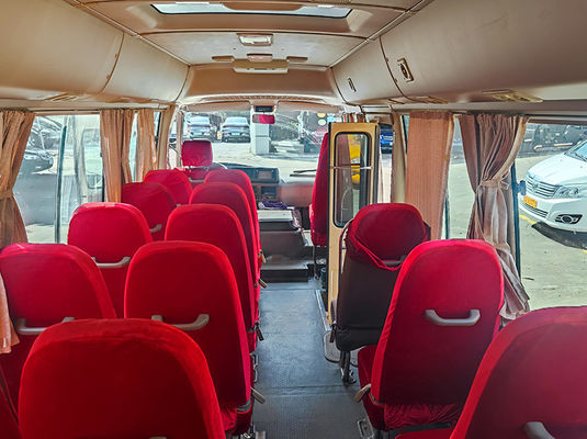 23 asientos Toyota Coaster Autobús de segunda mano con transmisión manual