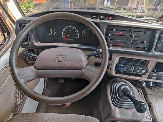 20 asientos Autobús usado 120 Km/h LHD Autobús usado con volante a la izquierda