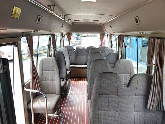 Golden Dragon Vans pequeñas usadas 19 asientos Euro 4 LHD AC con transmisión manual
