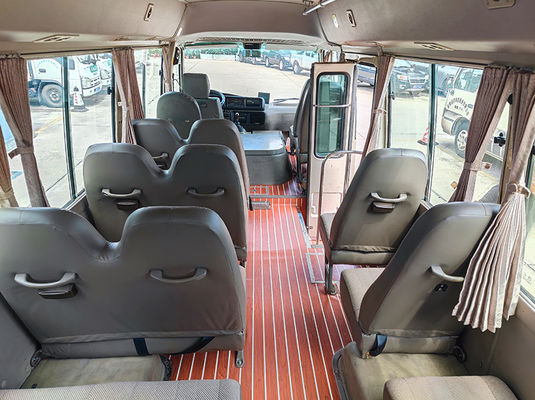 Golden Dragon Vans pequeñas usadas 19 asientos Euro 4 LHD AC con transmisión manual