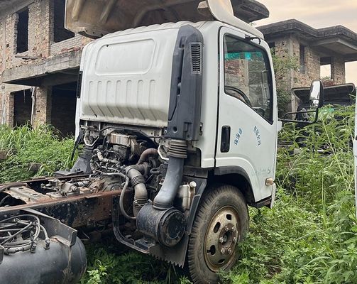 Camión usado Isuzu ELF 600p Camión de carga 4KH1 Motor diesel y carrocería blanca
