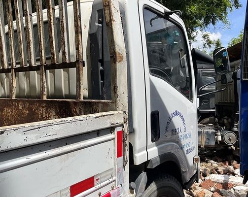 Isuzu usó camión de carga con 2 puertas motor diesel camión camión ligero camión de carga