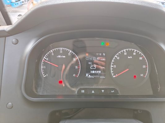 Autobús escolar preescolar usado de 19 plazas con elevador para sillas de ruedas y kilometraje 57870KM, en excelente estado