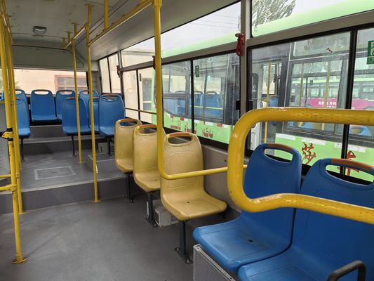 Un autobús diesel verde de 8 metros de mano con conducción izquierda