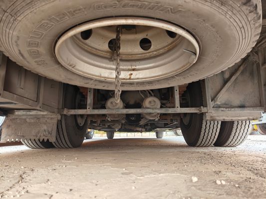 Autobuses escolares amarillos de segunda mano con motores diesel y velocidad máxima de 80 km/h