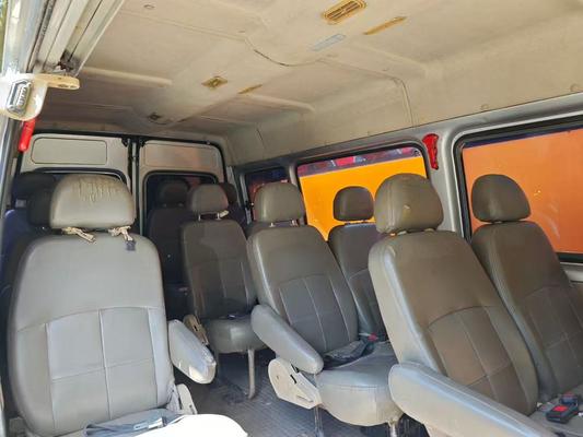 Autobús mediano Jiangling Transit de 5 m de longitud y 15 asientos con una velocidad máxima de 120 km/h