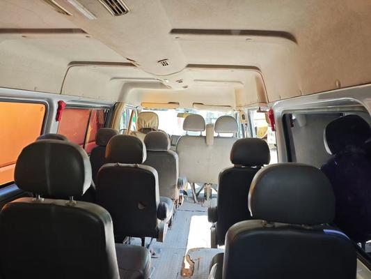 Autobús mediano Jiangling Transit de 5 m de longitud y 15 asientos con una velocidad máxima de 120 km/h