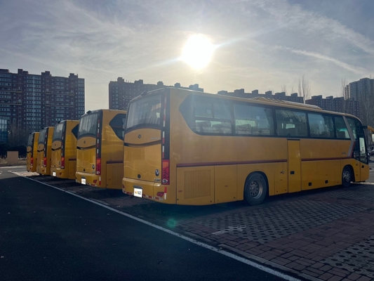 Un autobús King Long amarillo de segunda mano con un motor Yuchai de 63 asientos y transmisión manual